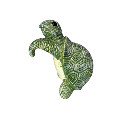 Skildpadde figur med detaljeret skjold og naturinspireret dekorativt udtryk til hjemmet eller akvariet
