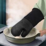Grydelapper med forlænget manchet og sikkert greb til varme køkkenredskaber og ekstra dækning - Image 2