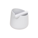 Kaffegrumsbeholder i grøn, hvid, rød, sort, mørkegrøn og gul med bankestang til nem oprydning