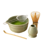 Matcha-sæt med skål med hældetud, bambuspiskeris, bambusske, holder og si i rustfrit stål
