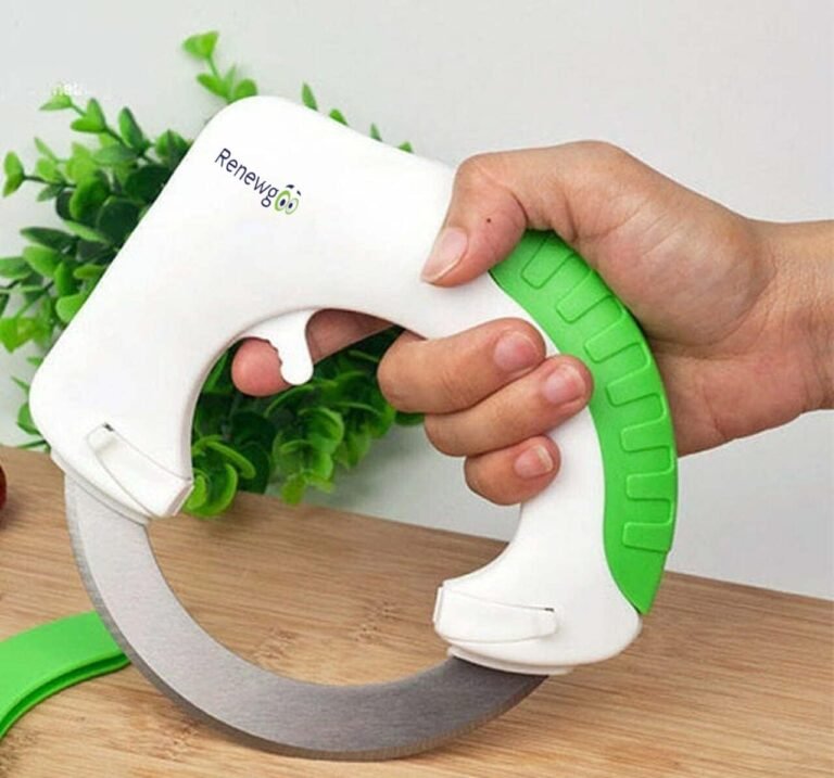 Kitchen Rolling Knife in use