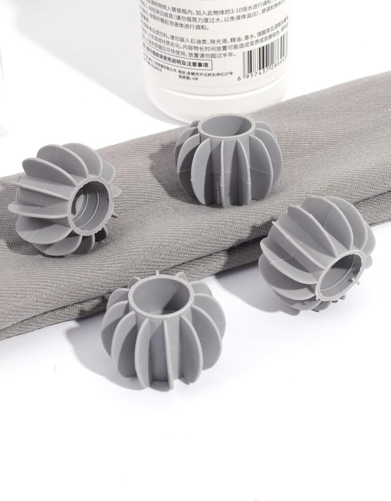 Silicone Washing Balls 3 Pcs. in Light Grey and White in use