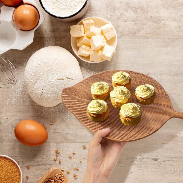 Leaf-Shaped Tray in Natural Wood in use